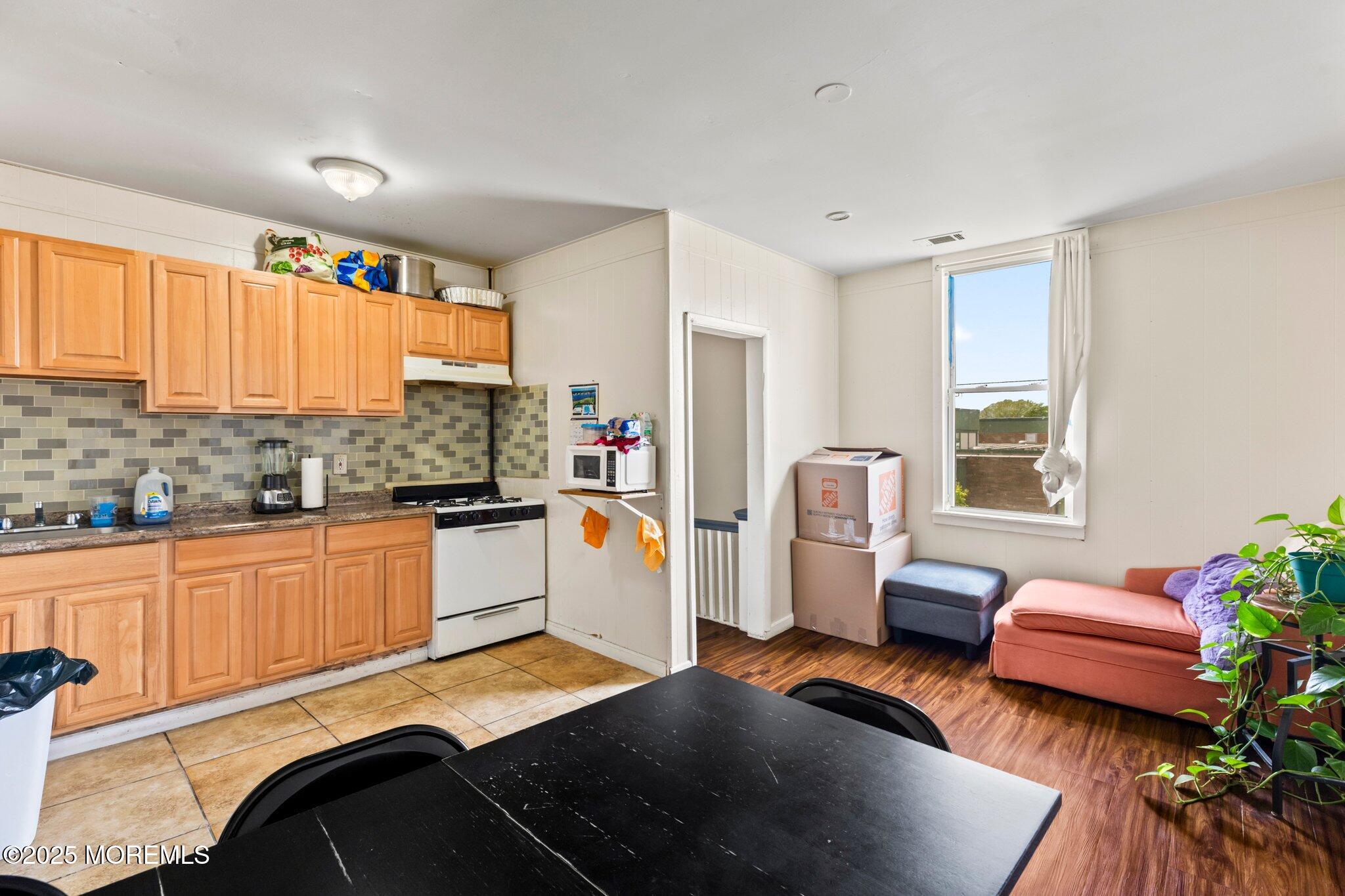 288 Morris Avenue Image 4