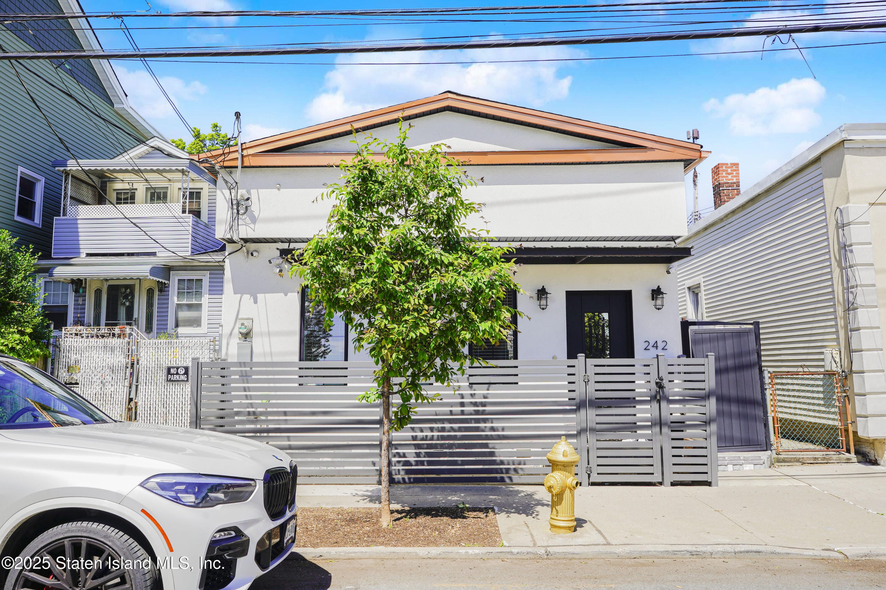 242 Van Duzer Street Image 2