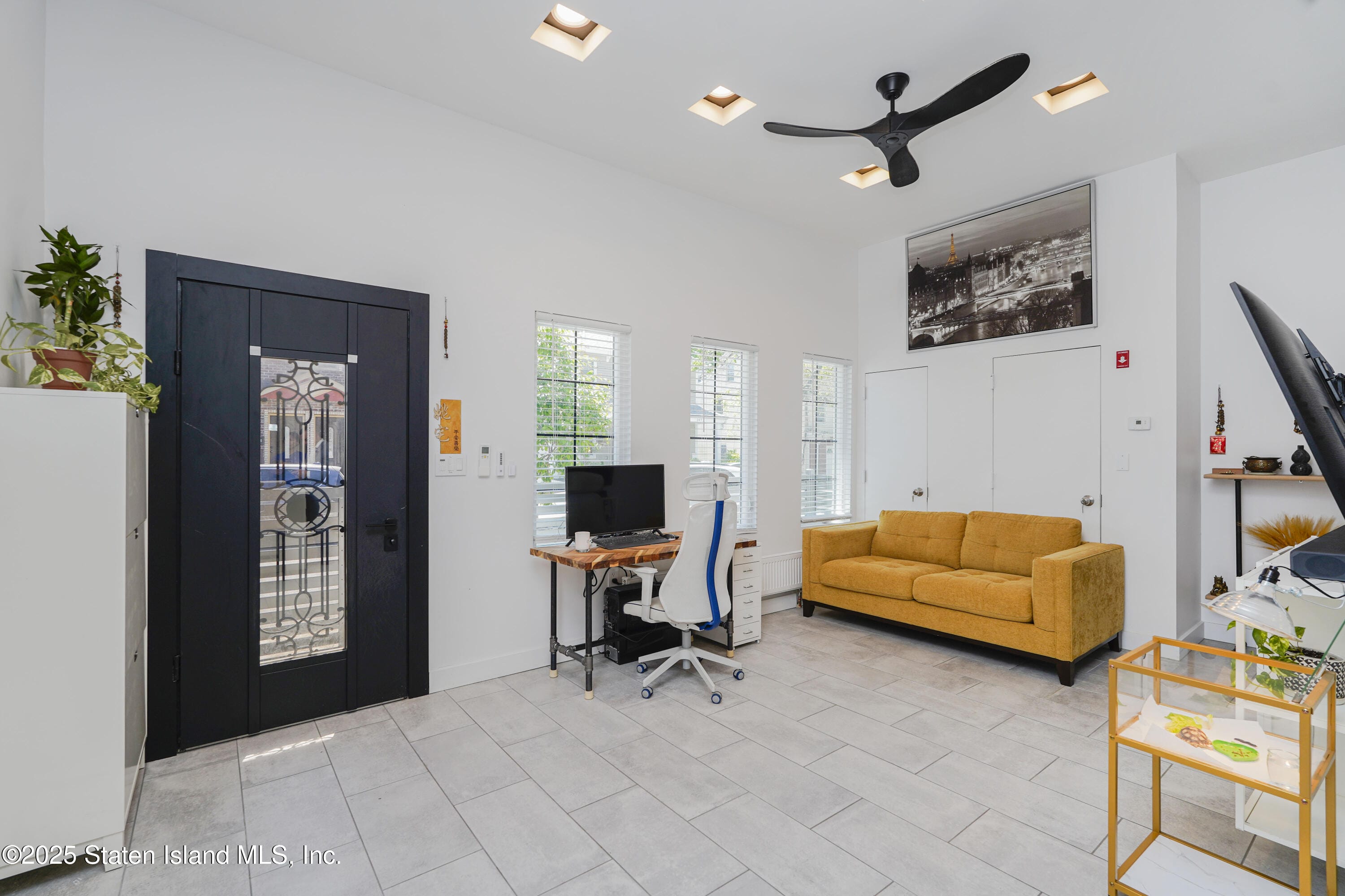 242 Van Duzer Street Image 4