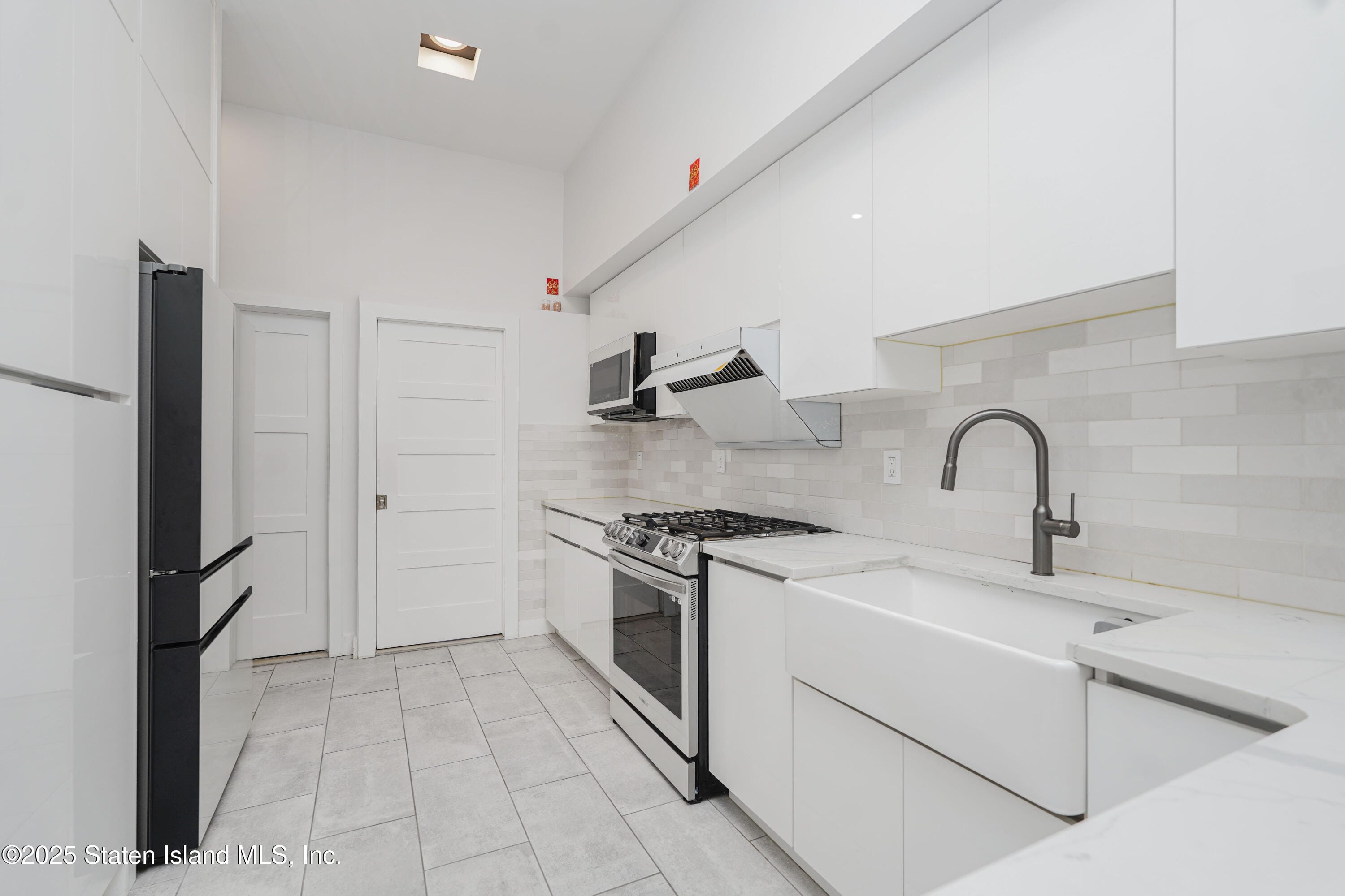 242 Van Duzer Street, Staten Island, NY, 10304 image 8