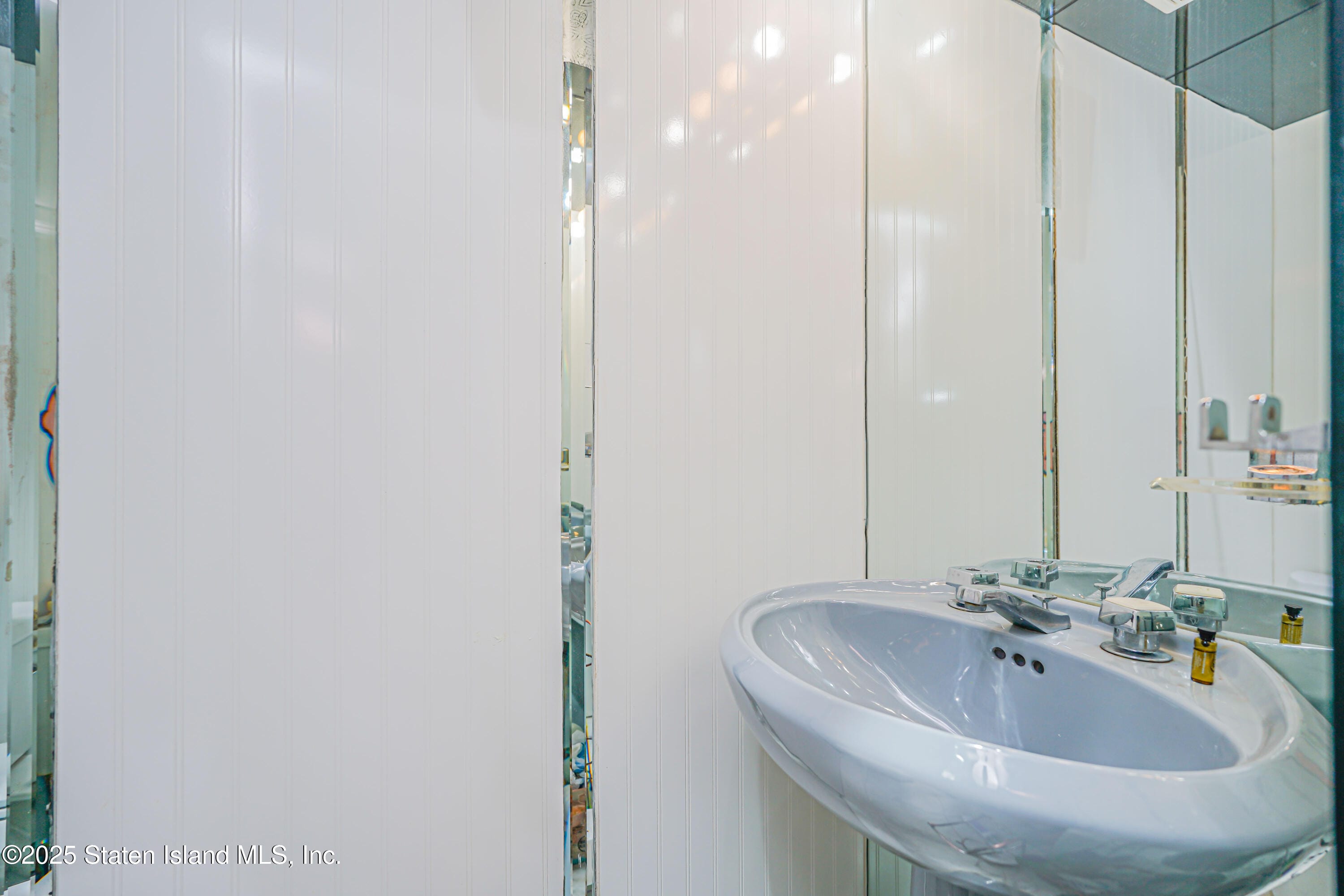 228 Nome Avenue Image 4