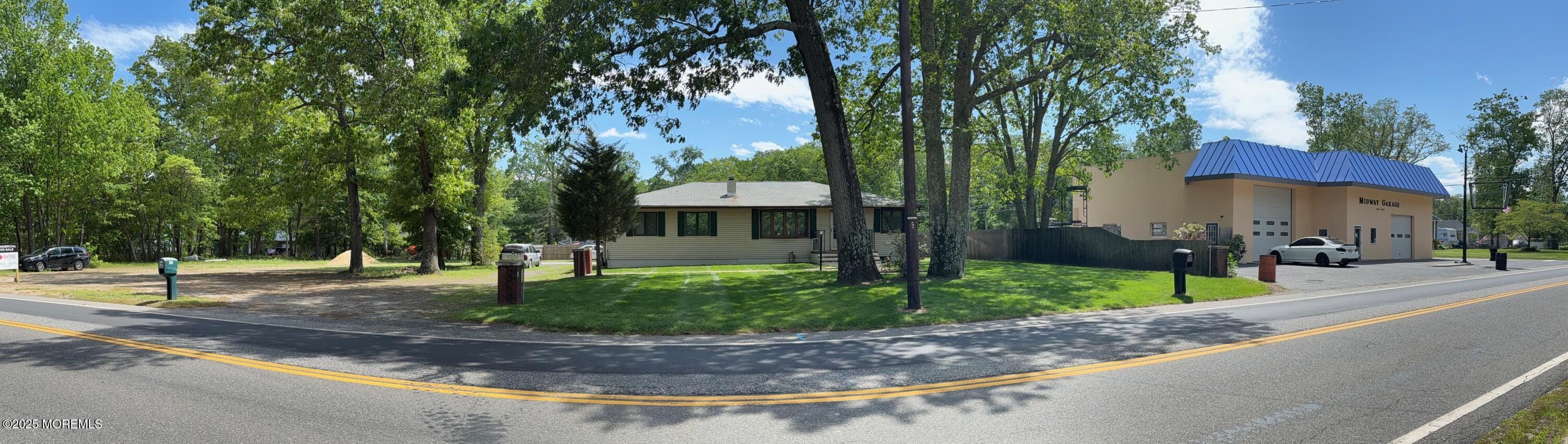 185 W Commodore Boulevard Image 1