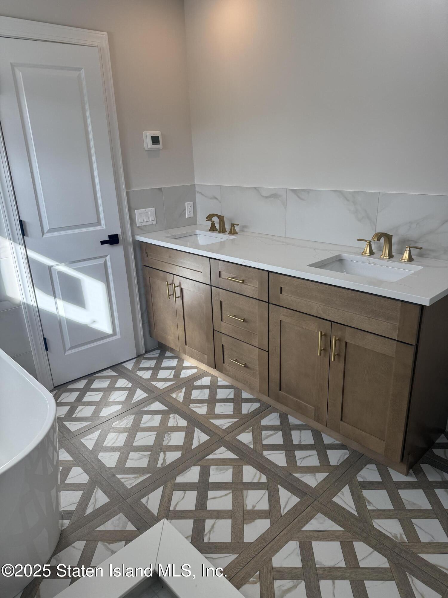 1051 Edgegrove Avenue, Staten Island, NY, 10309 image 20