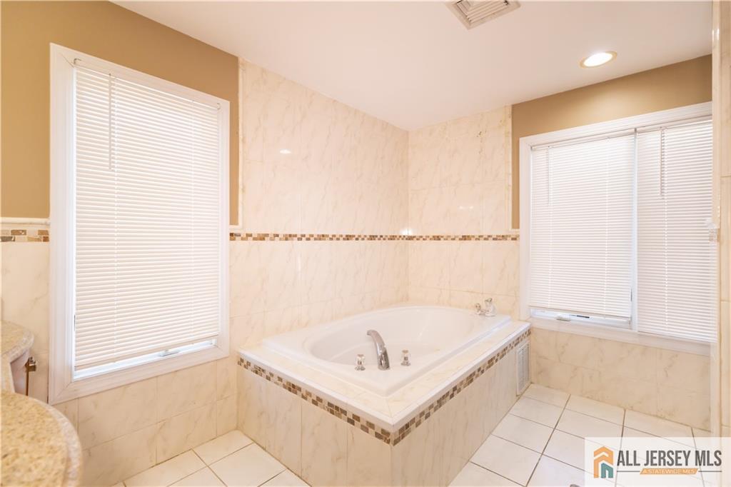 2 Universal Avenue, Edison, NJ, 08820 image 44