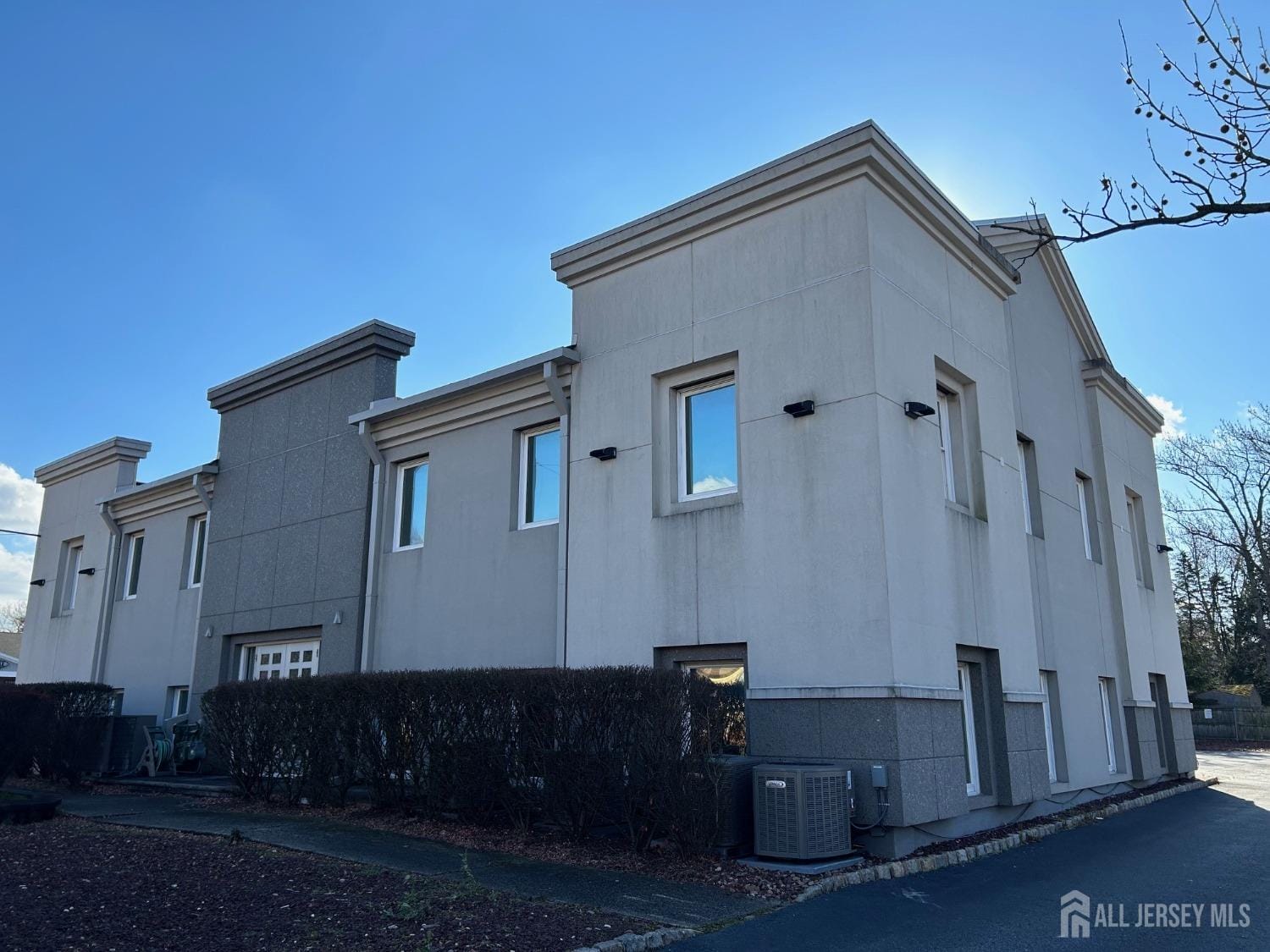 1967 Oak Tree Road Image 2