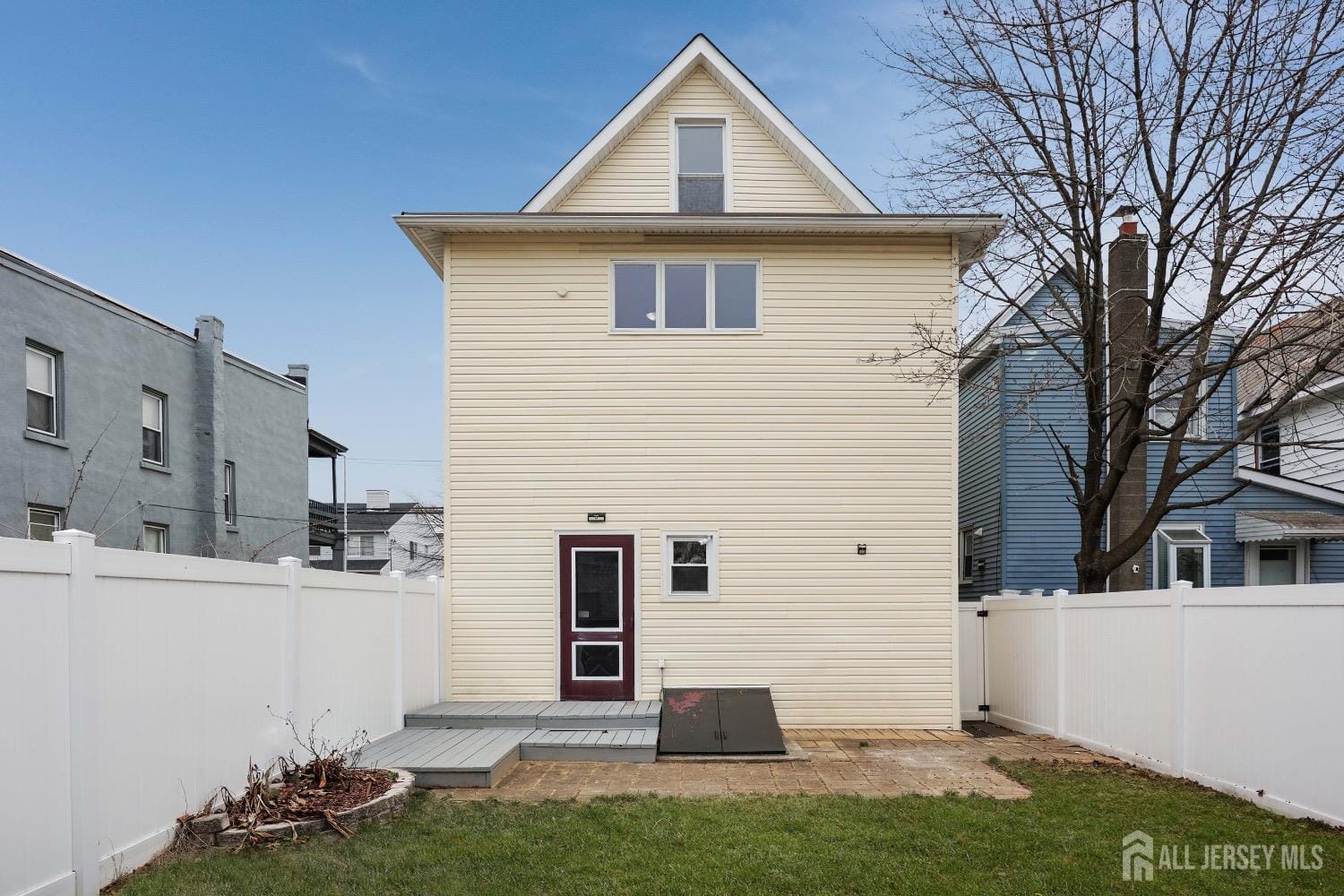 123 S Stevens Avenue Image 3