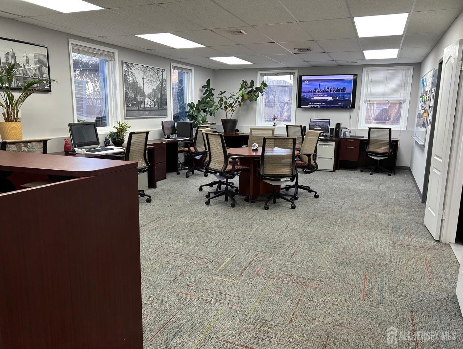 1967 Oak Tree Road Image 5