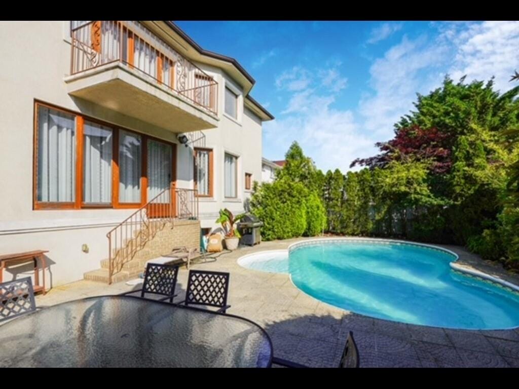 2239 East 63rd Street Image 2