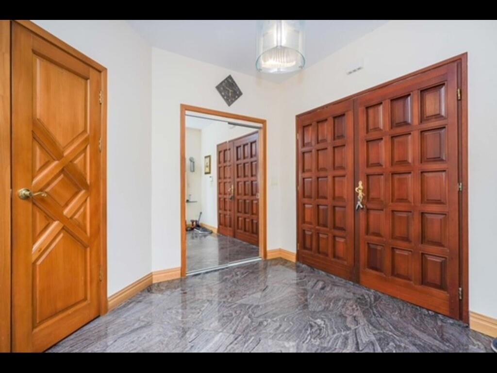 2239 East 63rd Street Image 4