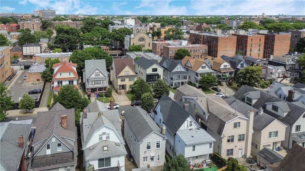 950 East 10th Street Image 4