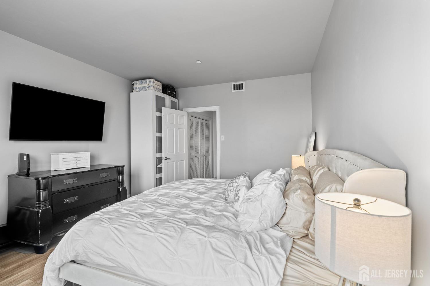 100 Shearwater Court 31, Jersey City, NJ, 07305 image 26