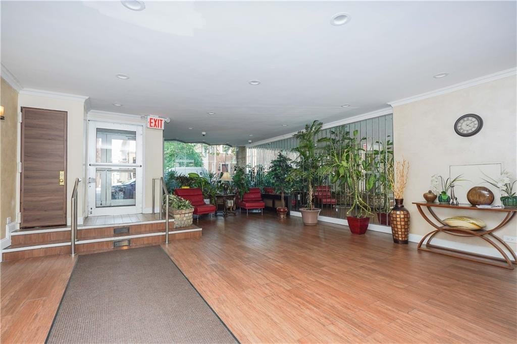 1530 East 8th Street 6N Image 5