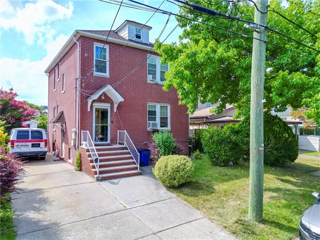 45 Laconia Avenue, Staten  Island, New York, 10305 image 29