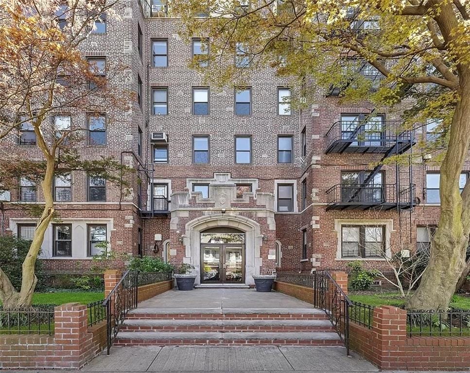 1710 Avenue H F3 Image 1