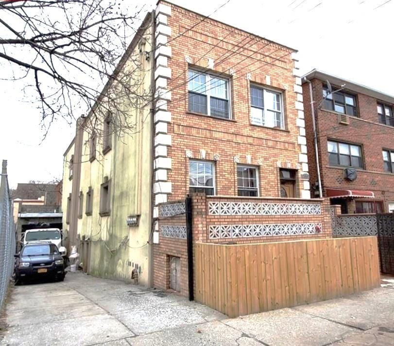 2319 West 12th Street Image 2