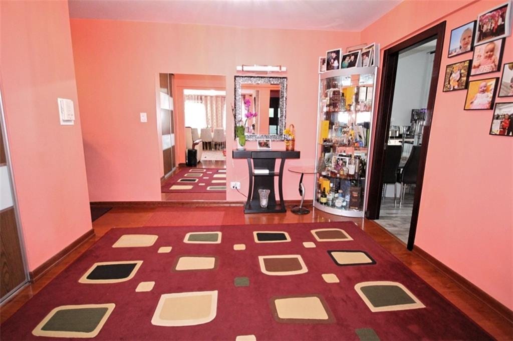2209 Knapp Street 3G Image 4