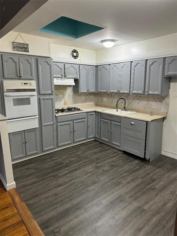 2075 East 55th Street Image 5