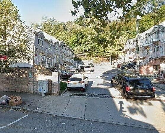 28 Maxie Court, Staten  Island, New York, 10304