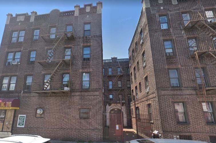 9752 75th Street 33 Image 1