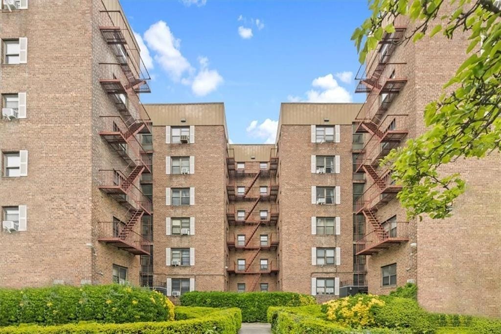 2615 Avenue O 5M Image 1