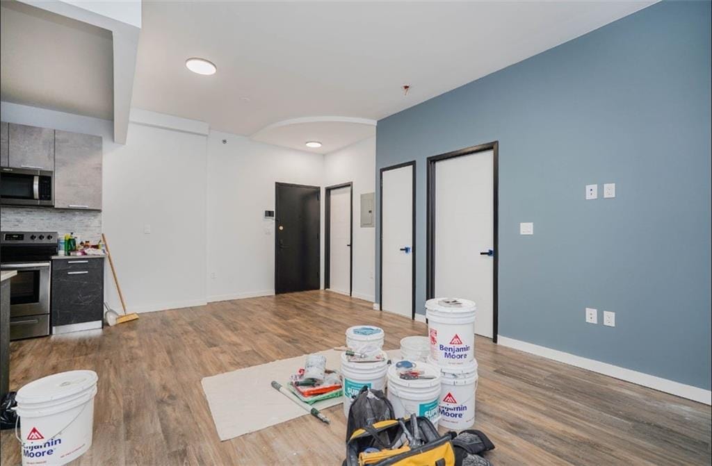 2733 East 12th Street 4K Image 3