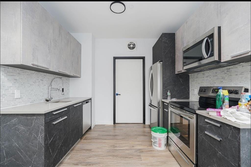 2733 East 12th Street 4K Image 5