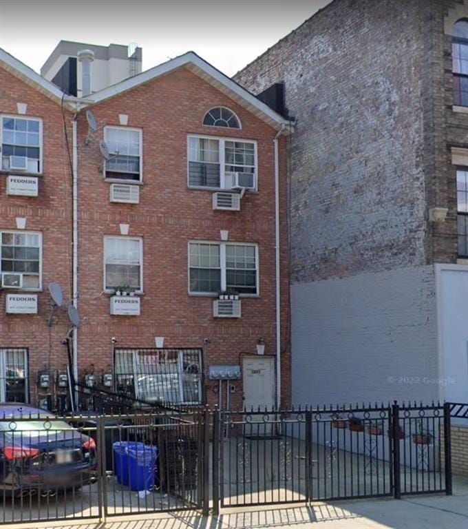 1271 Rogers Avenue Image 1