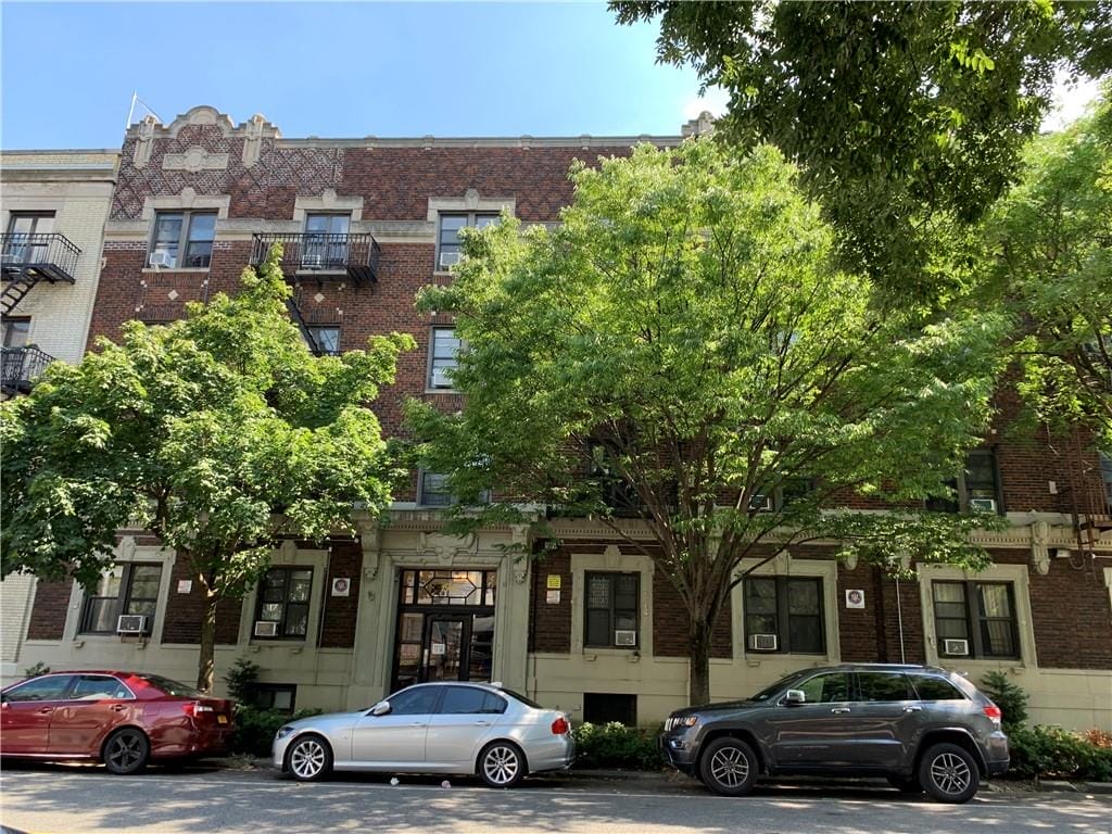 1912 Avenue H 2B Image 1