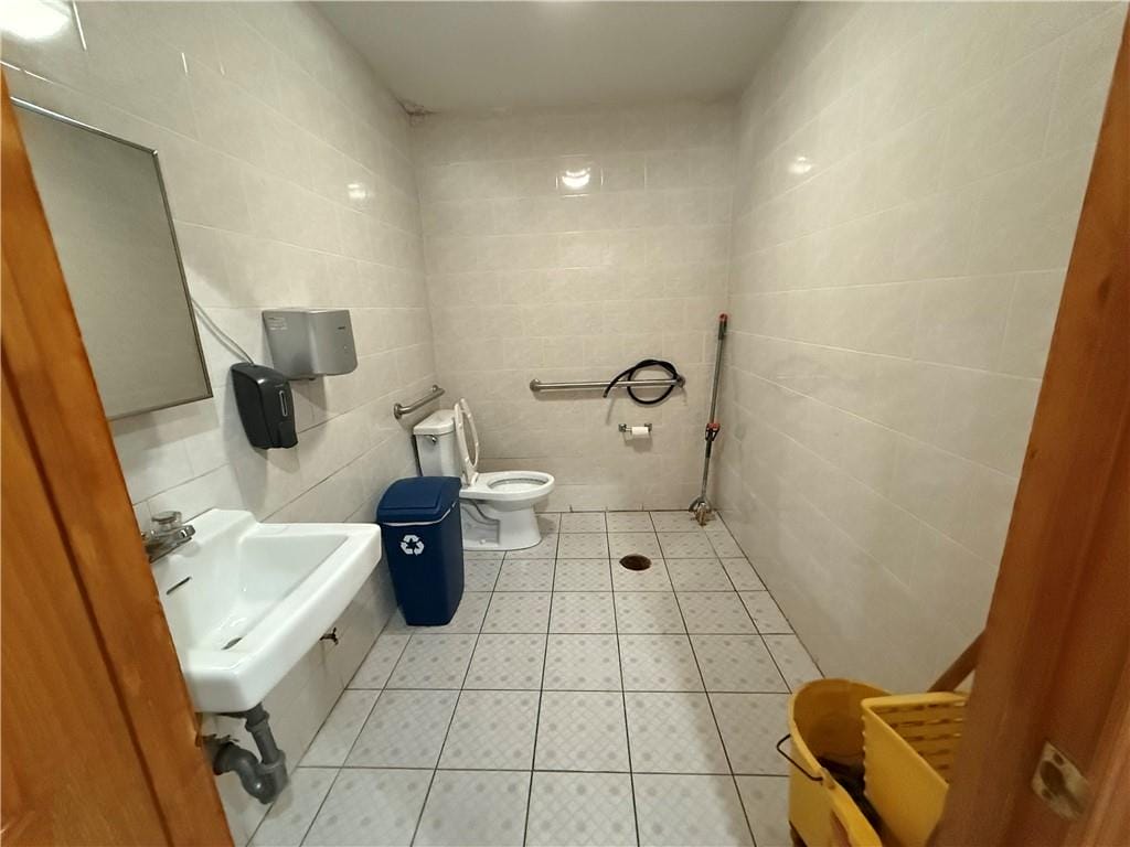 2122 Gravesend Neck Road Image 3