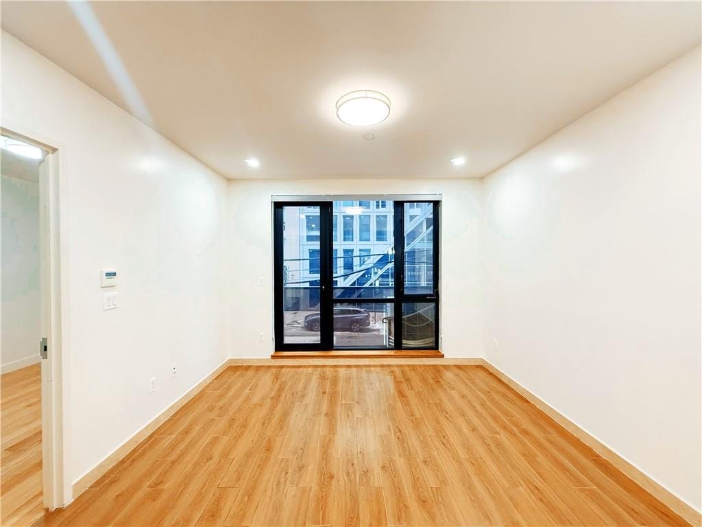 42-22 Crescent Street 2C Image 4