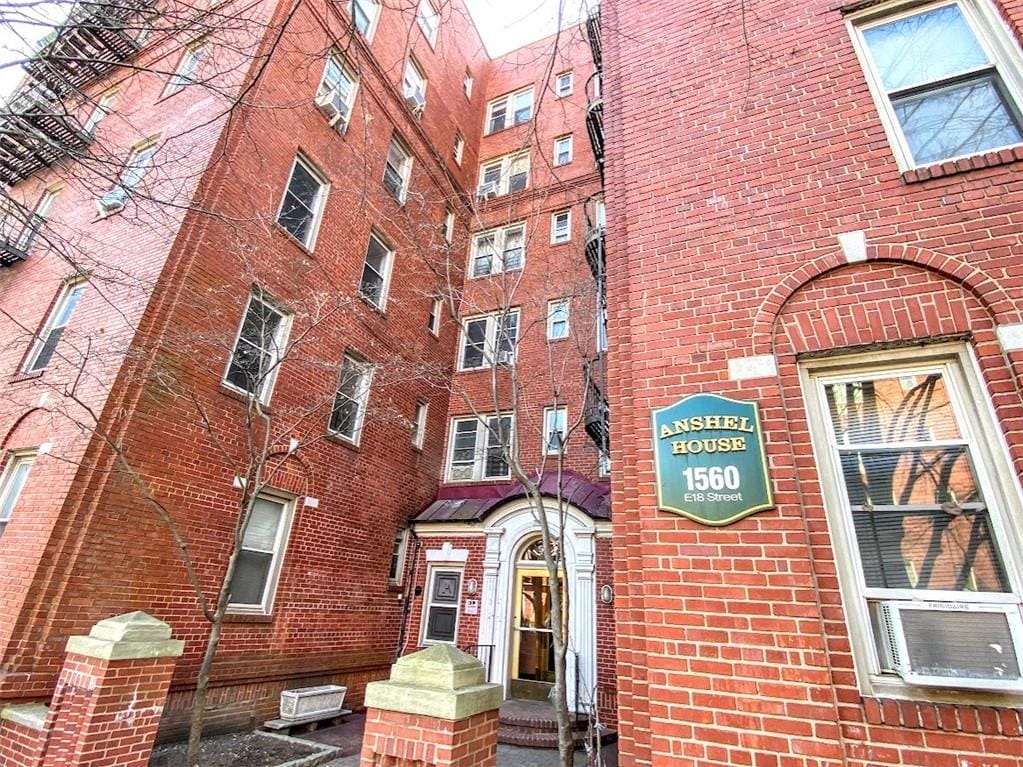 1560 East 18th Street 6A Image 1
