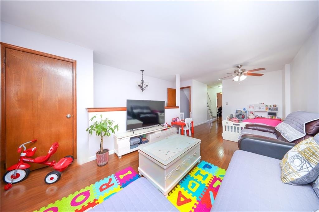 285 Bartlett Avenue Image 4