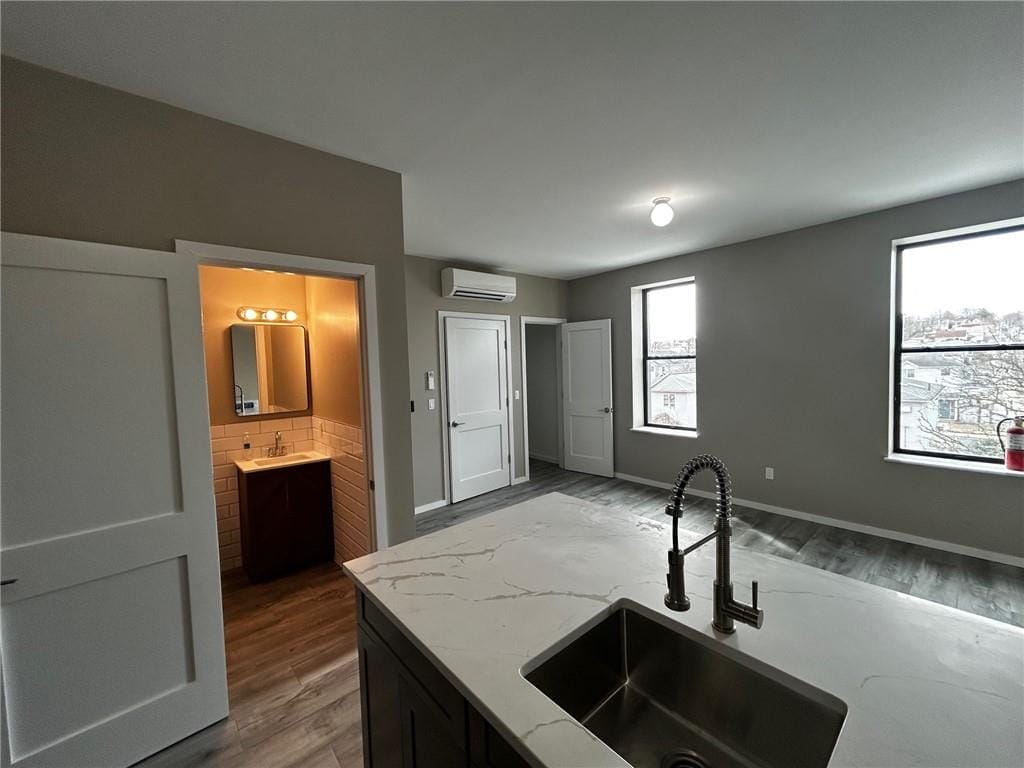 1232 Bay Street, New York, New York, 10305 image 25