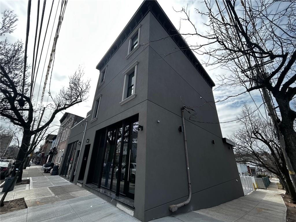 1232 Bay Street Image 4