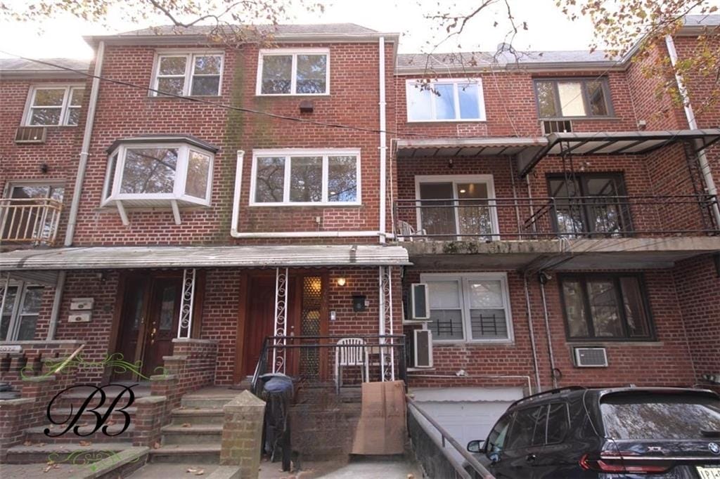 2070 Pearson Street Image 1