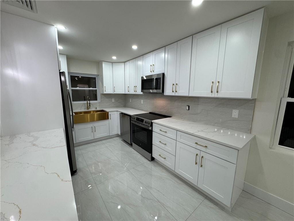 77 City Boulevard, Staten  Island, New York, 10301 image 8