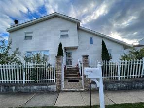 70 Manchester Drive Image 3
