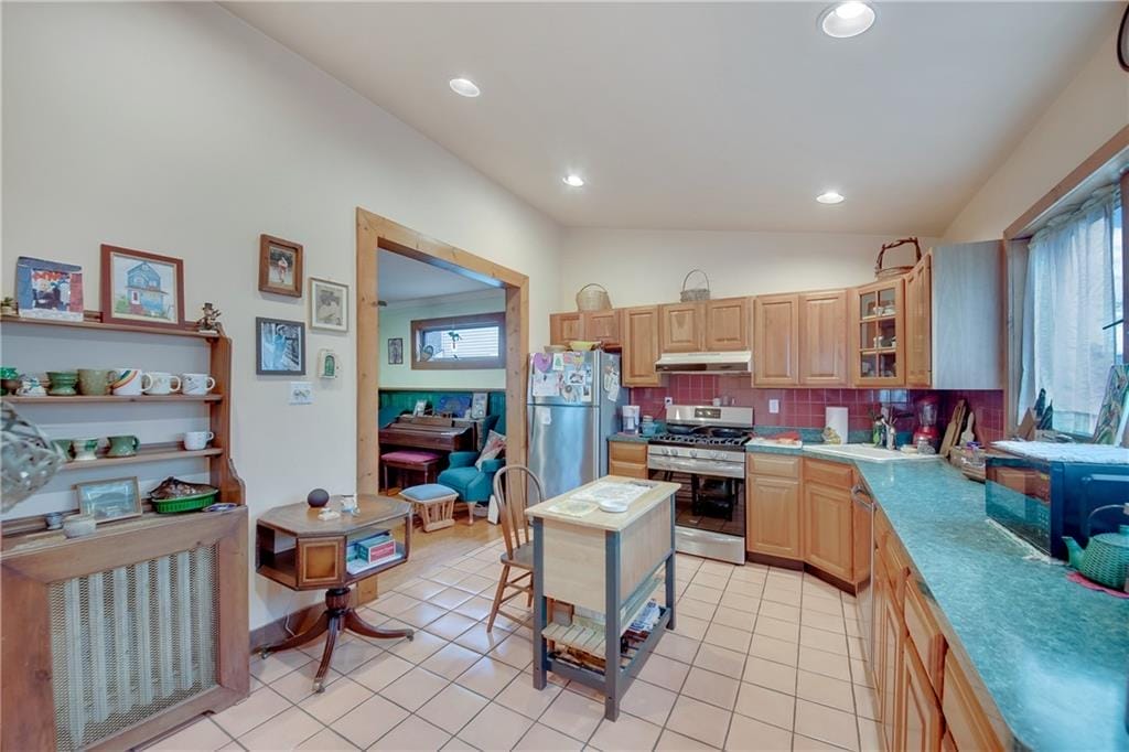 447 Greeley Avenue Image 3