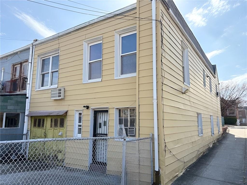 2315 East 17th Street Image 2