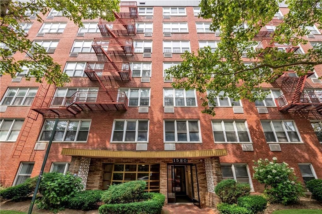 1580 East 13th Street 5C Image 2