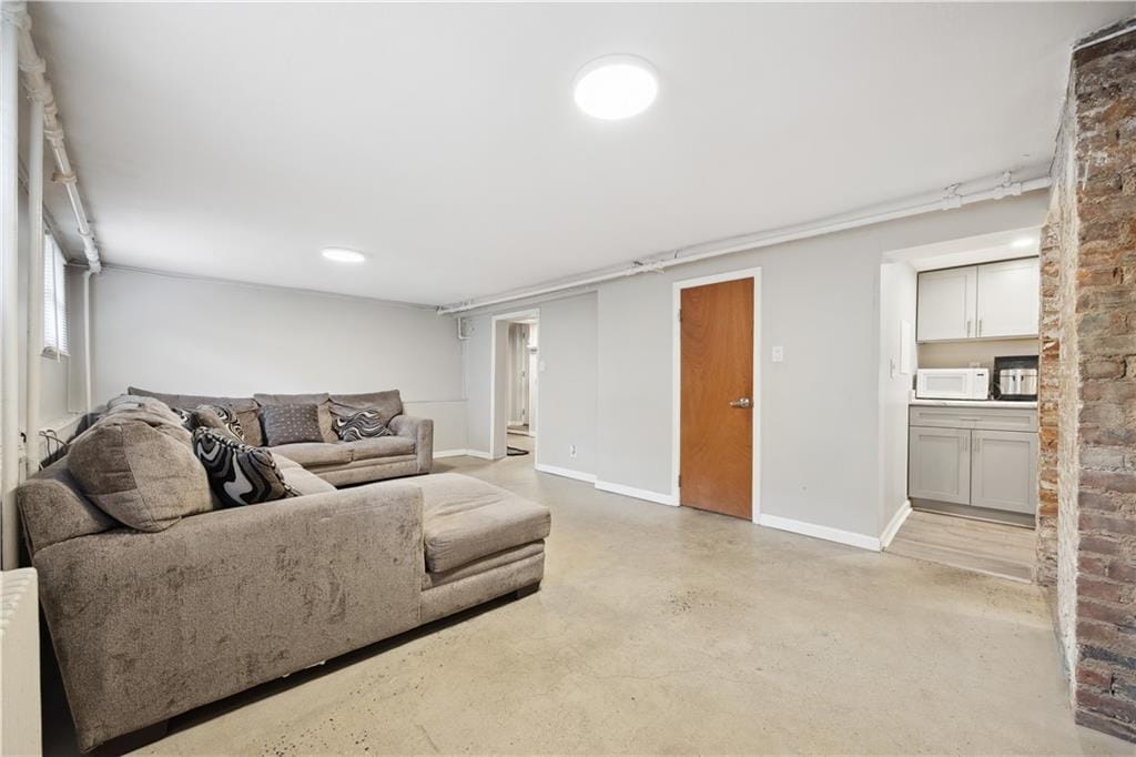 980 Van Duzer Street Image 5