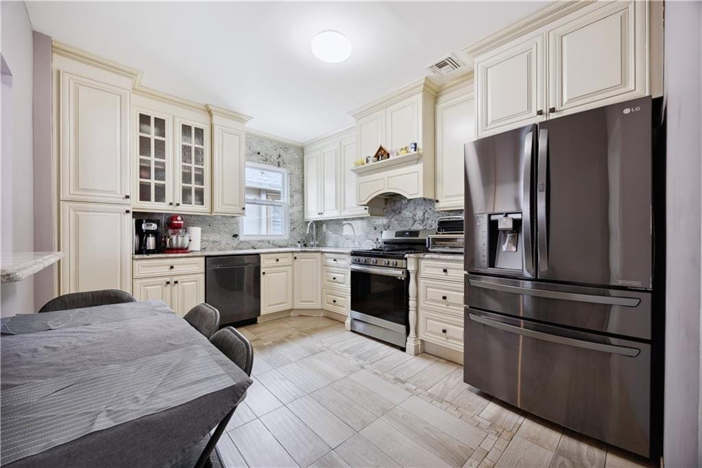 361 Victory Boulevard Image 4