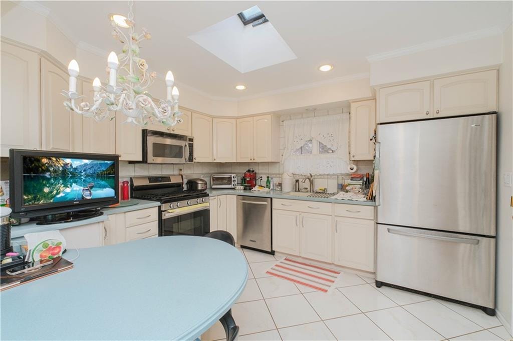 28 Devon Place, Staten  Island, New York, 10301 image 23