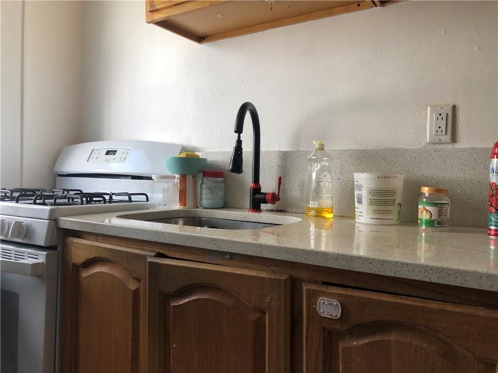 304 Grant Avenue, Brooklyn, New York, 11208 image 8