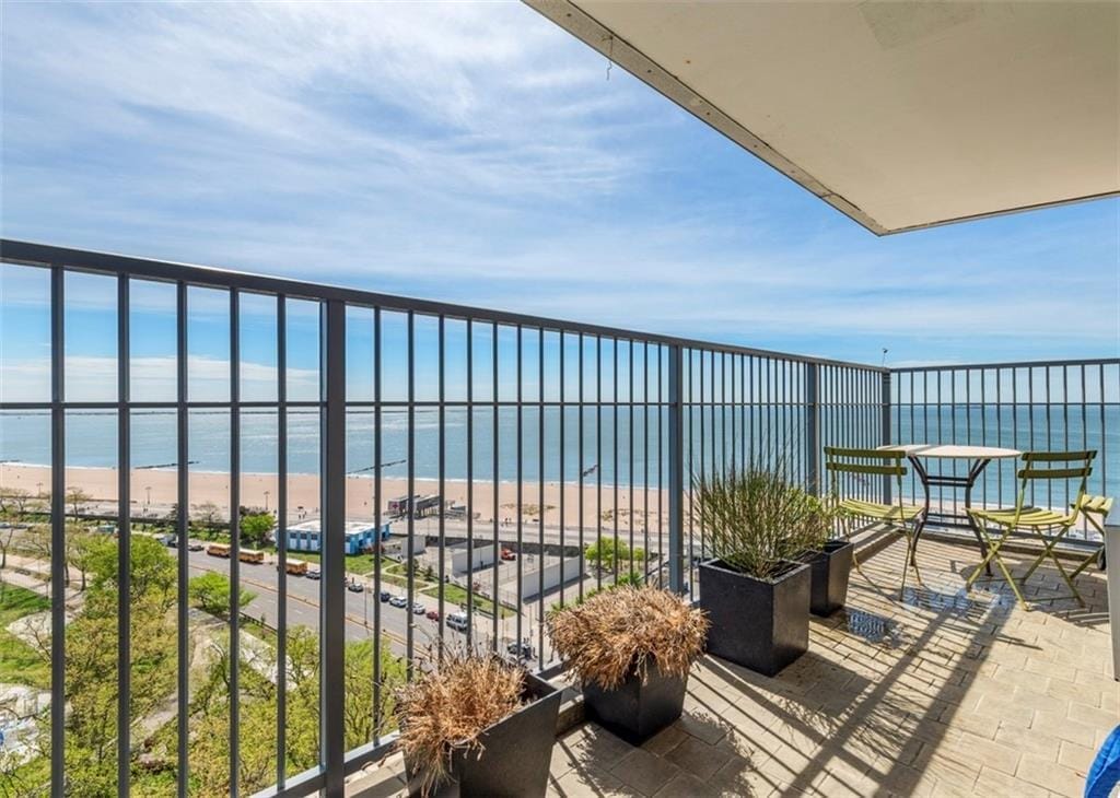 501 Surf Avenue 16K Image 2