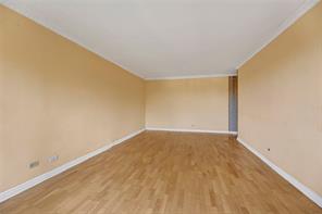 2483 West 16th Street 4B Image 4