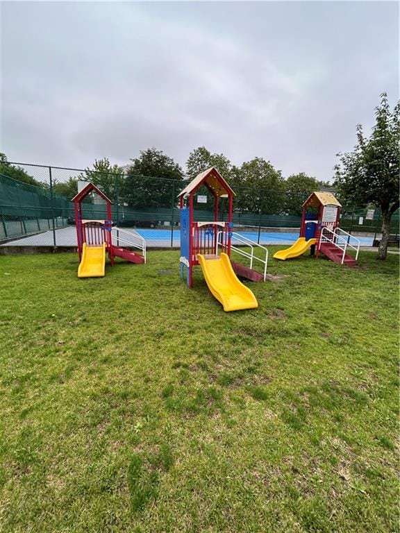 71 Emily Lane, Staten  Island, New York, 10312 image 9