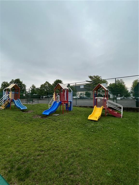 71 Emily Lane, Staten  Island, New York, 10312 image 8