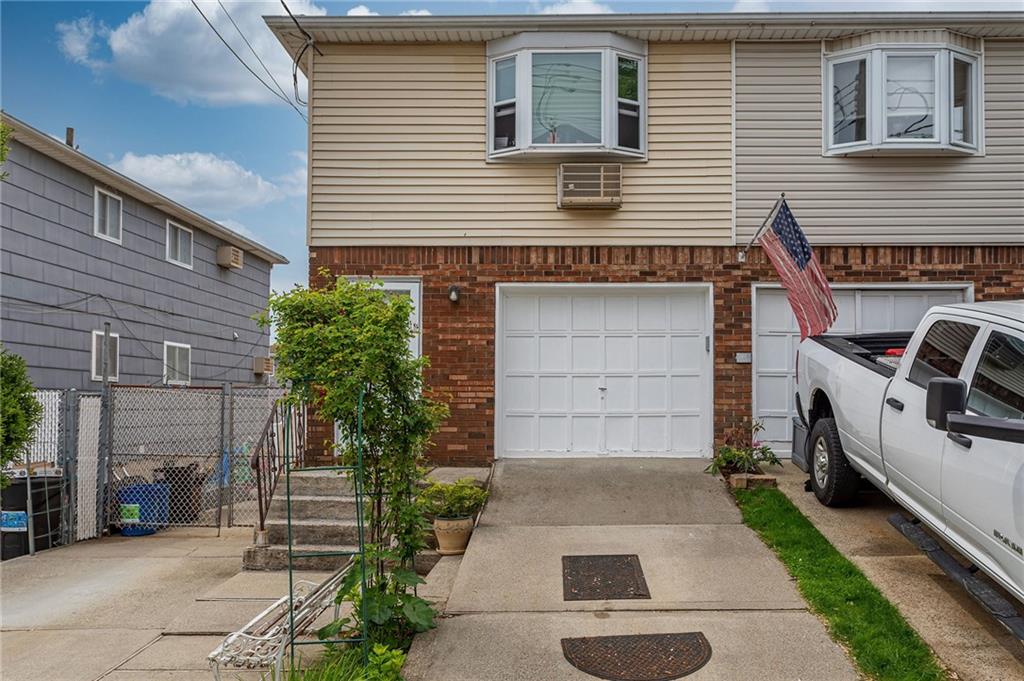 1054 Rensselaer Avenue Image 2