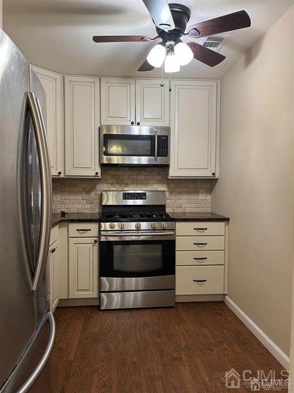 1213 Harbor Club Drive Image 1